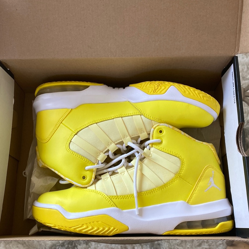 Jordan max aura